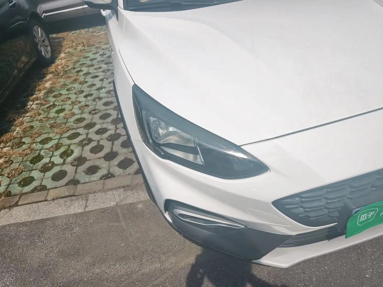 Ford Focus Active 2020 EcoBoost 180 Automatic Trendy Model — миниатюра 7