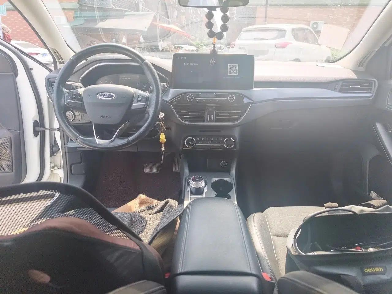 Ford Focus Active 2020 EcoBoost 180 Automatic Trendy Model — миниатюра 9