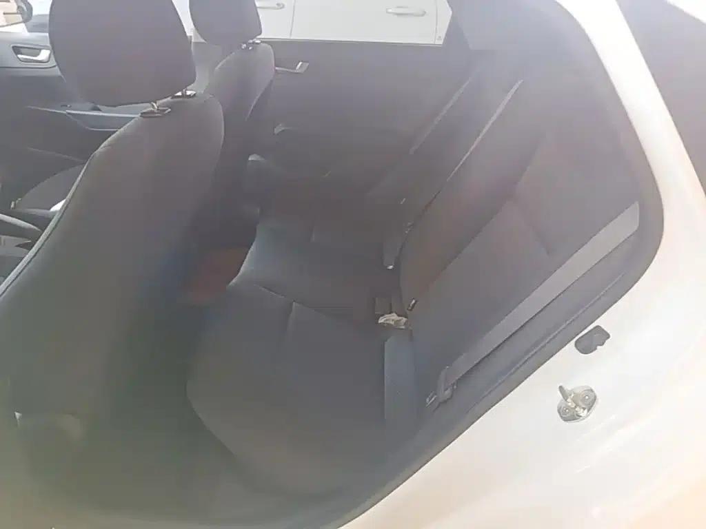 2016 Hyundai Verna 1.4L Automatic GLS (Cool Edition) — миниатюра 17