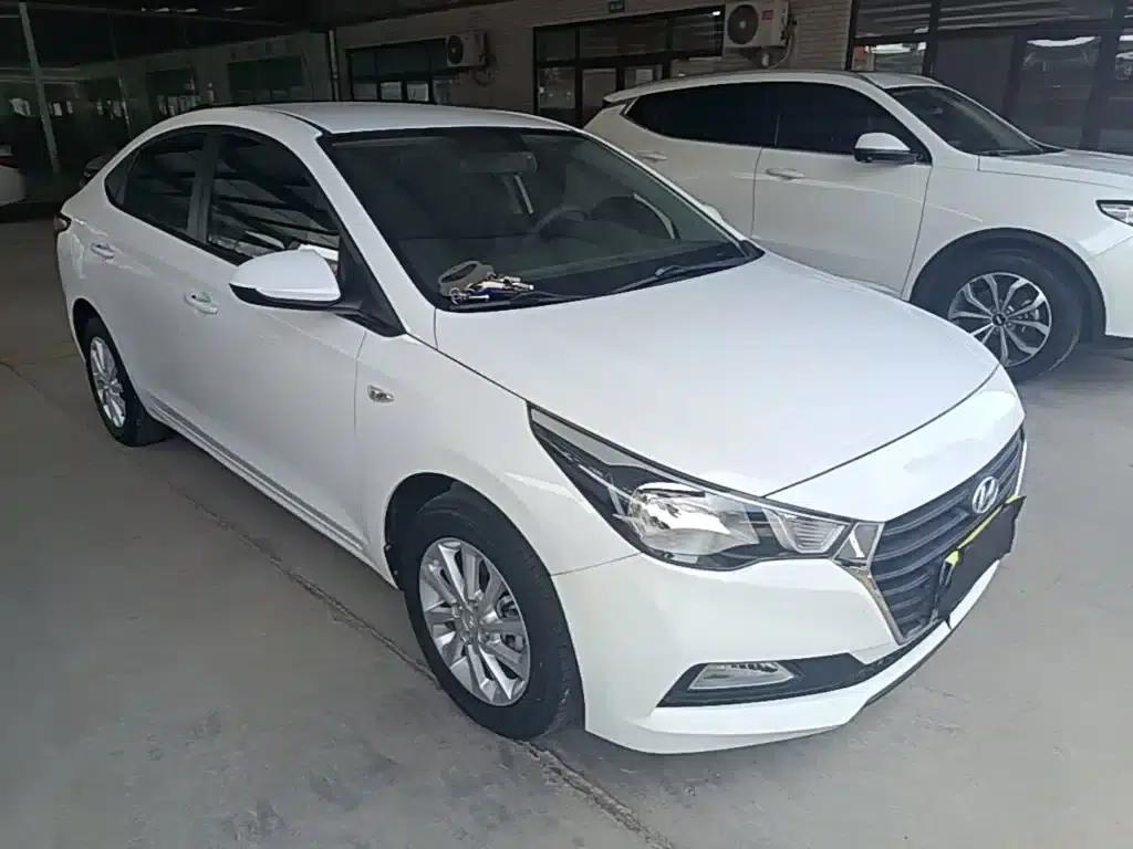 2016 Hyundai Verna 1.4L Automatic GLS (Cool Edition) — миниатюра 4