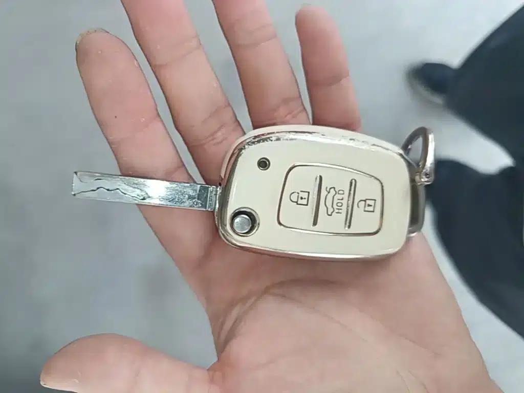 2016 Hyundai Verna 1.4L Automatic GLS (Cool Edition) — миниатюра 9