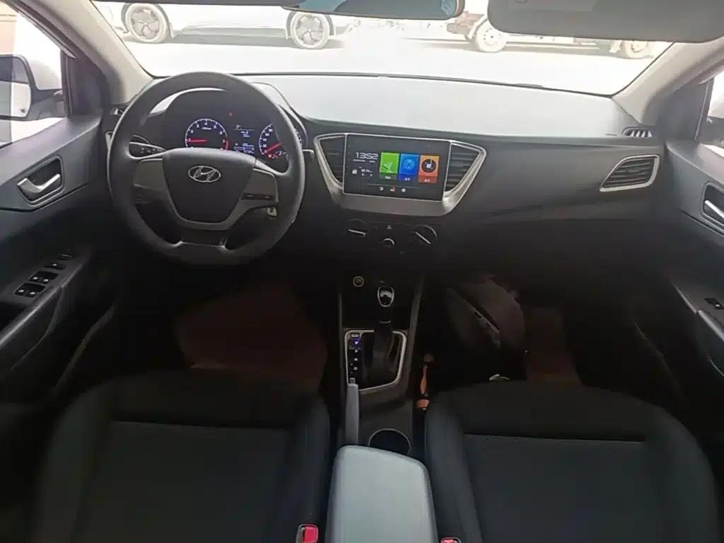 2016 Hyundai Verna 1.4L Automatic GLS (Cool Edition) — миниатюра 10