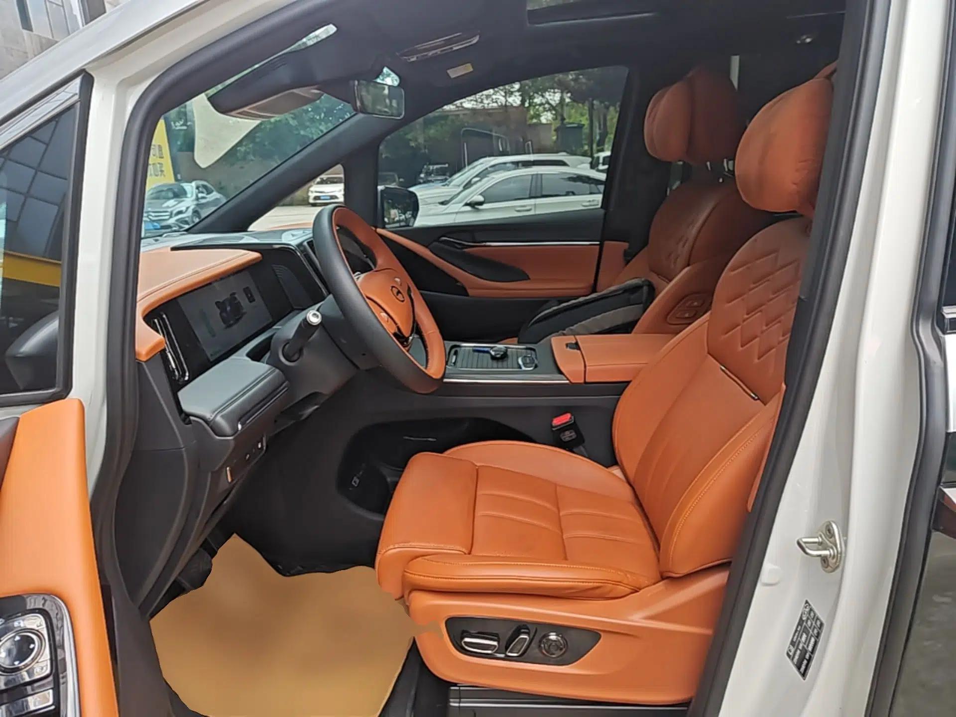 GAC Trumpchi Xiangwang M8 2025 Kunkun Series Ultra First-Class Cabin — миниатюра 22