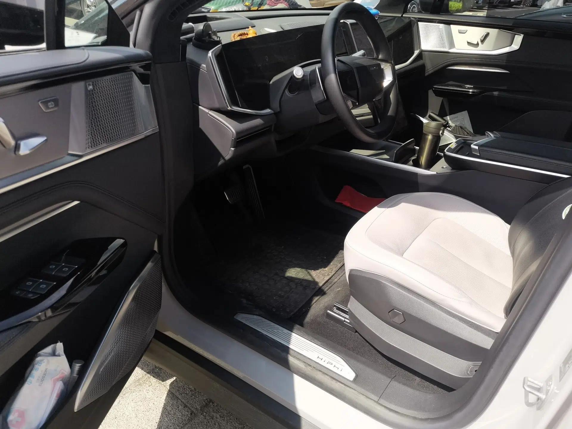 HiPhi Y 2023 560 km Elite Version — миниатюра 16