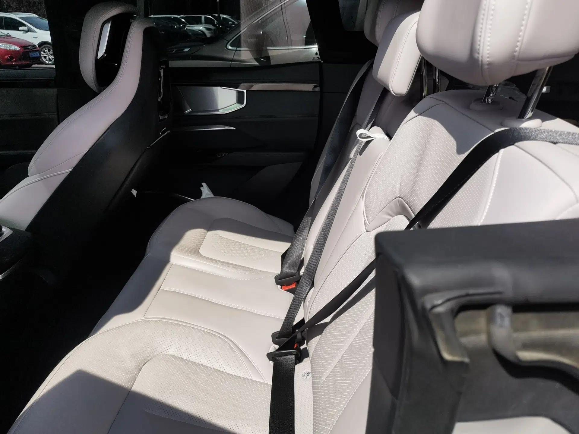 HiPhi Y 2023 560 km Elite Version — миниатюра 17