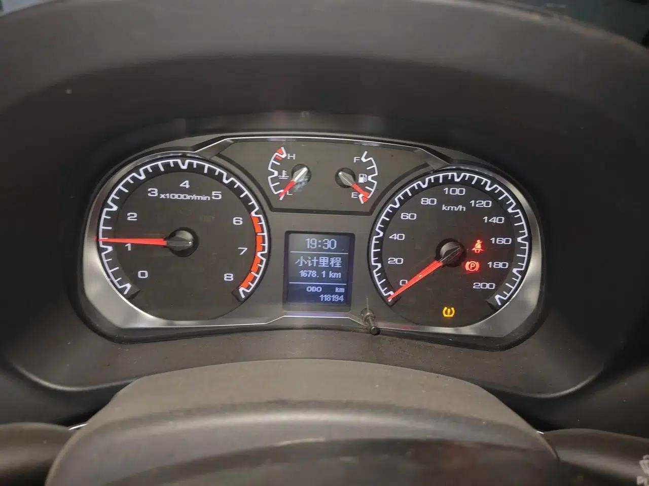 Haval H5 Classic 2016 Classic Edition 2.0T Manual 4x4 Elite Model — миниатюра 11
