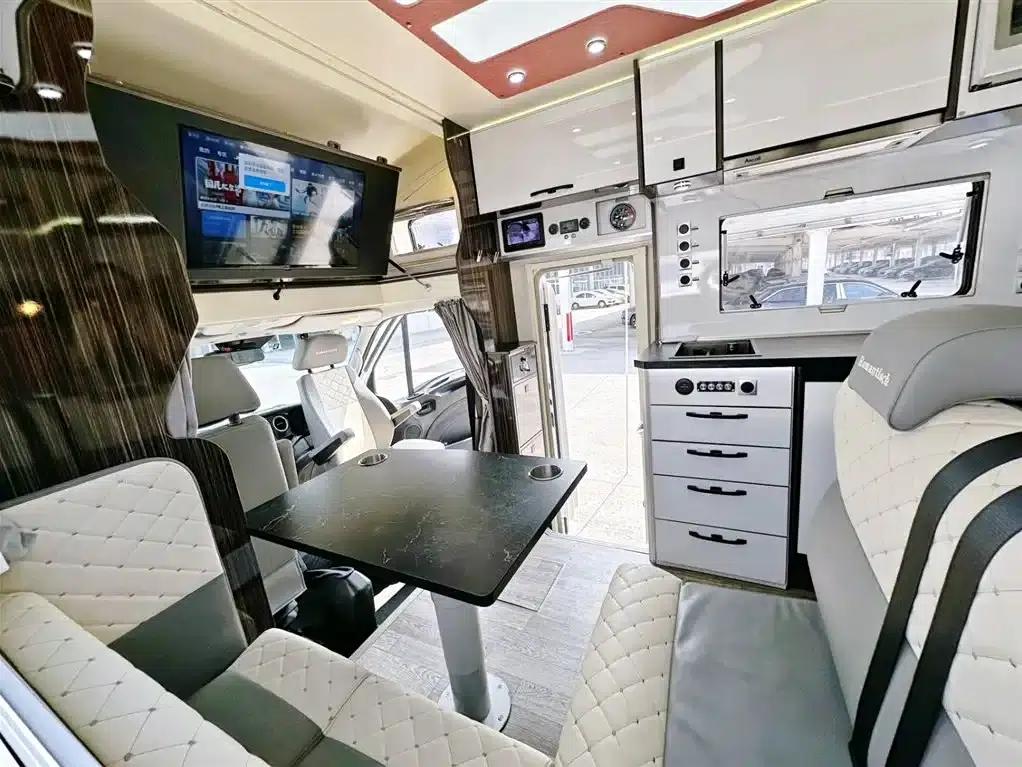 Iveco Daily Motorhome 2023 Model 3.0L Automatic — миниатюра 16