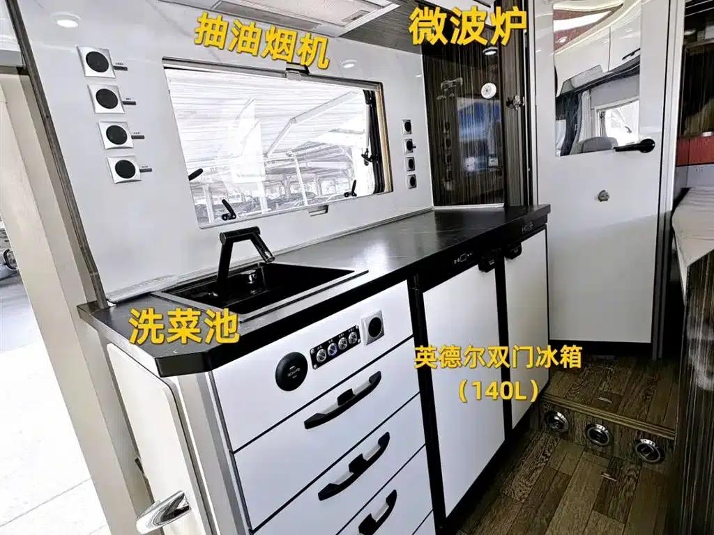 Iveco Daily Motorhome 2023 Model 3.0L Automatic — миниатюра 18