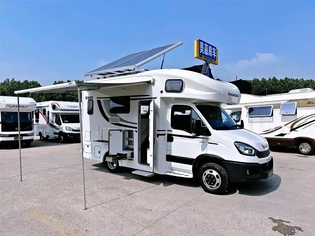 Iveco Daily Motorhome 2023 Model 3.0L Automatic — миниатюра 3