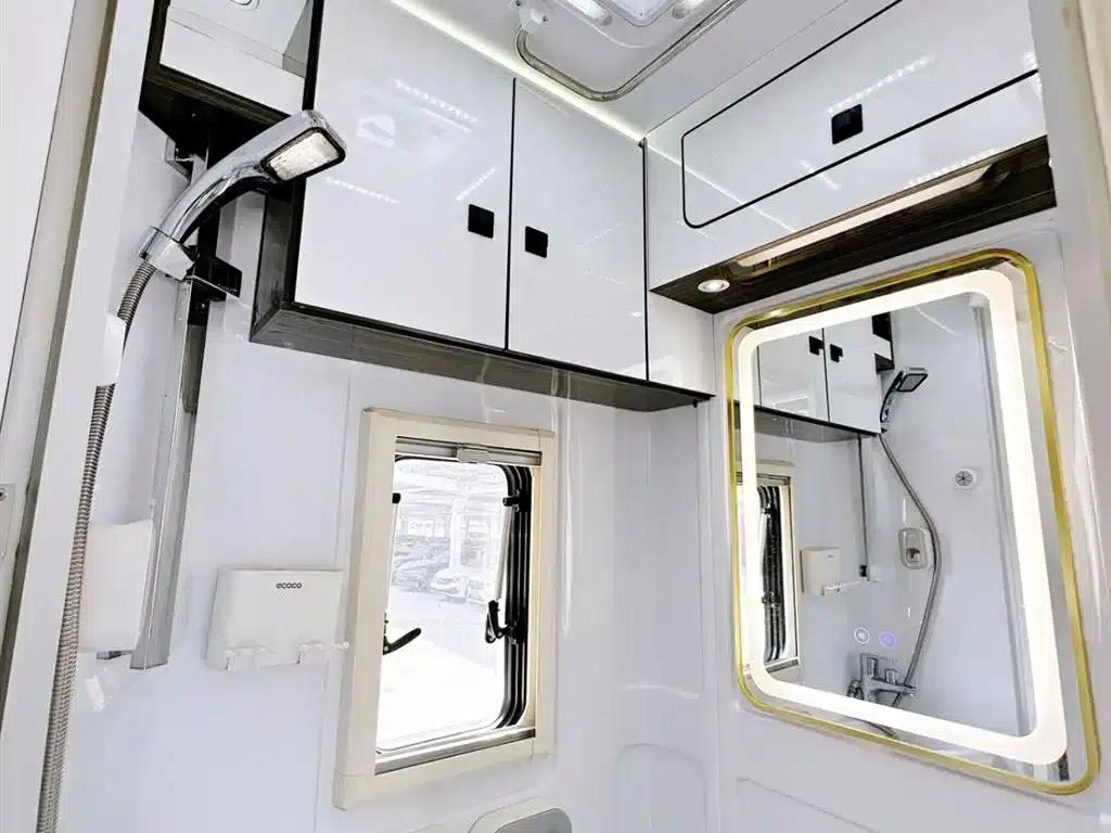 Iveco Daily Motorhome 2023 Model 3.0L Automatic — миниатюра 21