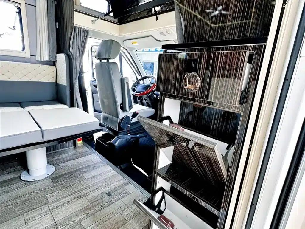Iveco Daily Motorhome 2023 Model 3.0L Automatic — миниатюра 9