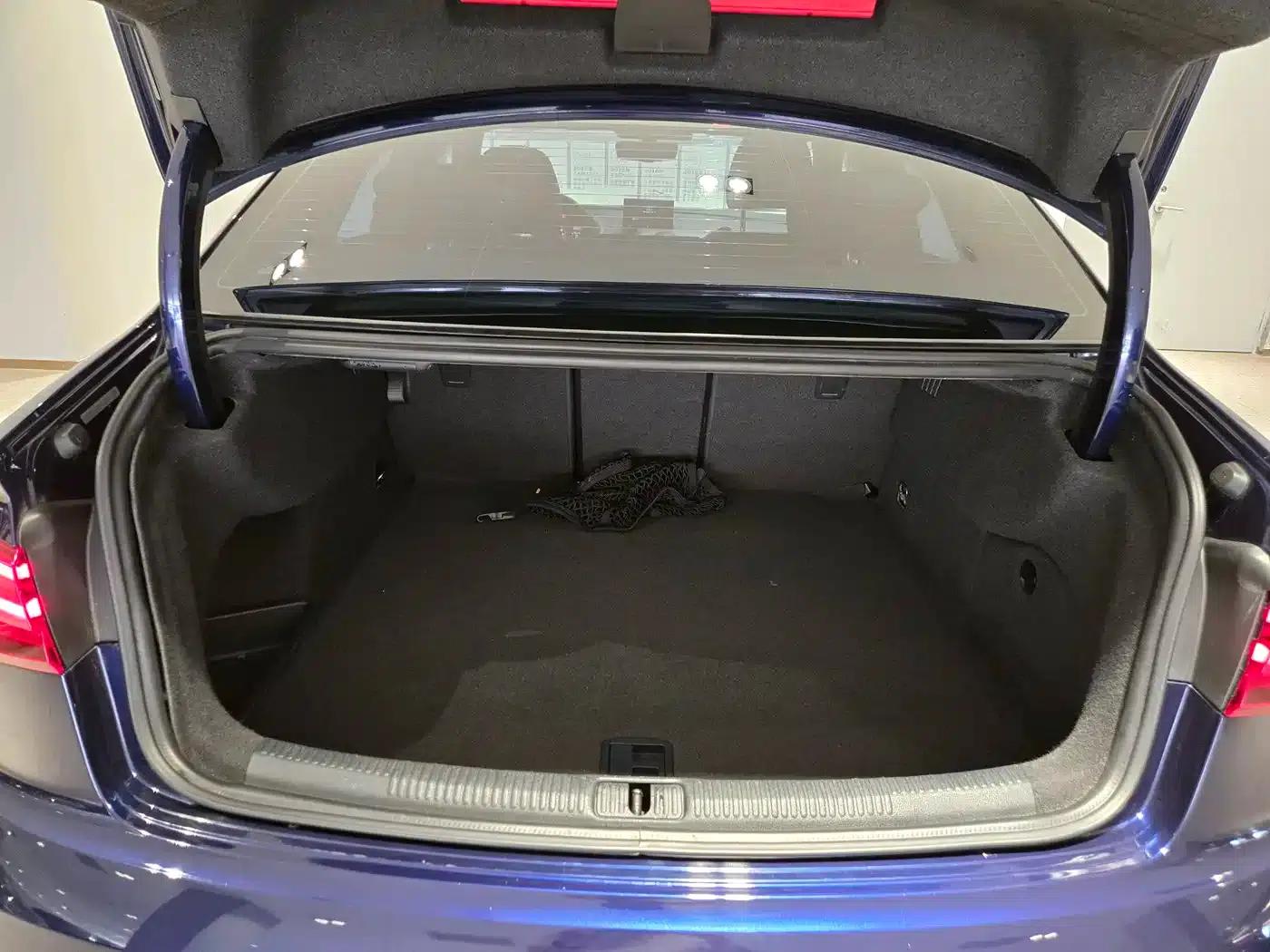 Audi S3 2019 Model S3 2.0T Limousine — миниатюра 24