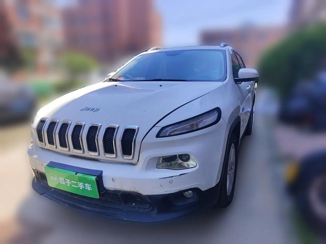 Jeep Cherokee 2016 2.4L Leading Edition — миниатюра 1