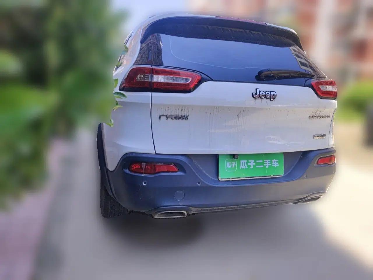 Jeep Cherokee 2016 2.4L Leading Edition — миниатюра 4