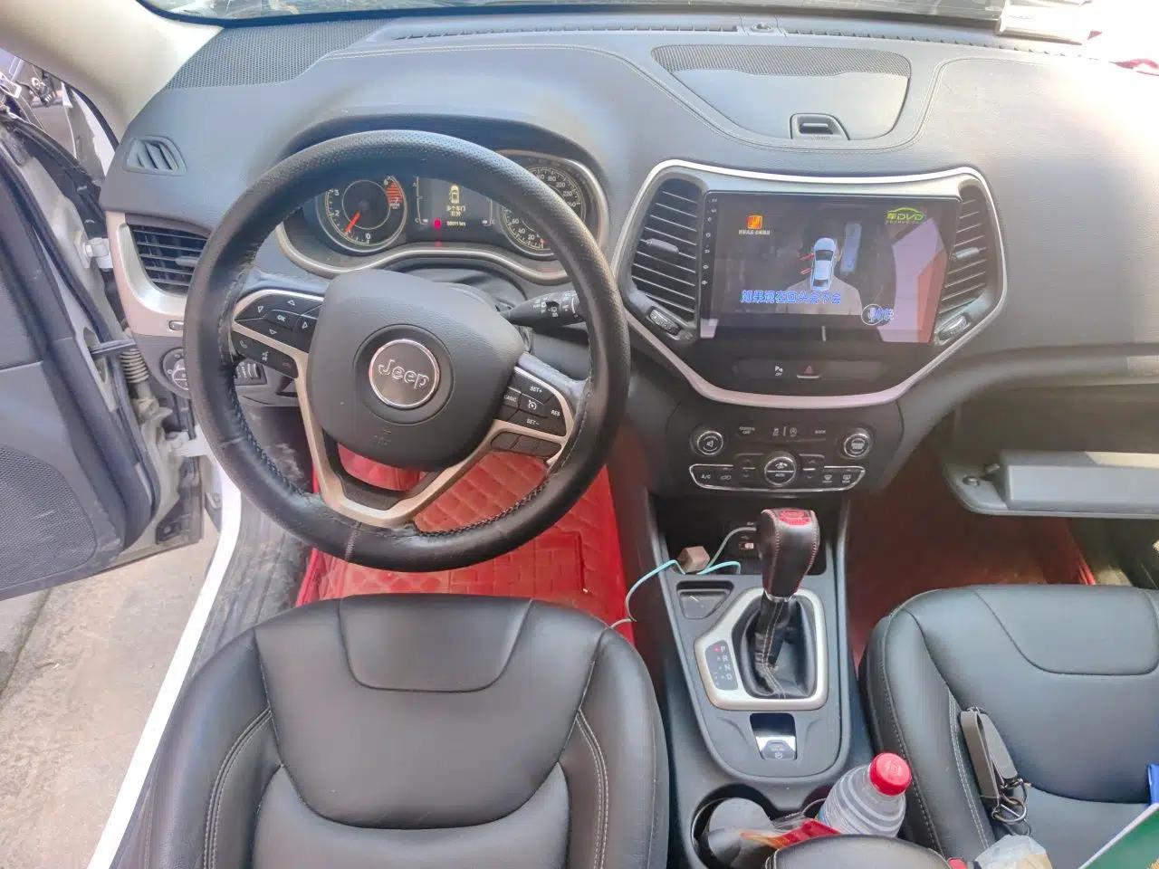 Jeep Cherokee 2016 2.4L Leading Edition — миниатюра 10