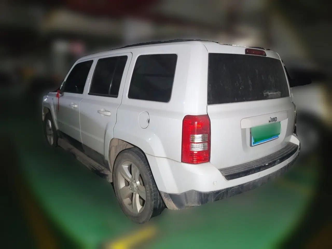 Jeep Patriot 2015 2.0L Sport Edition — миниатюра 4