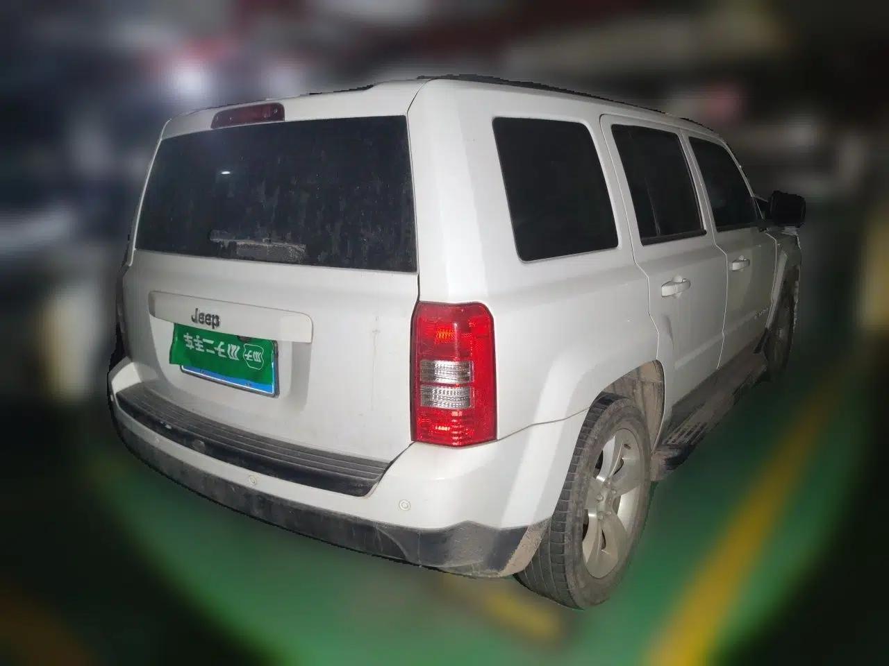 Jeep Patriot 2015 2.0L Sport Edition — миниатюра 6