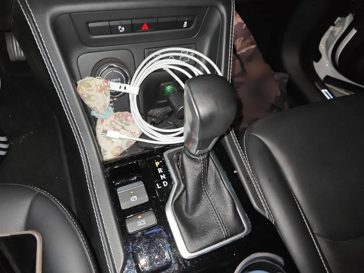 Jeep Grand Commander PHEV 2020 2.0T Plug-in Hybrid Leading Edition — миниатюра 12