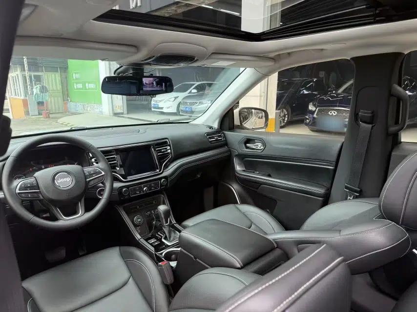 Jeep Grand Commander PHEV 2020 2.0T Plug-in Hybrid Leading Edition — миниатюра 16