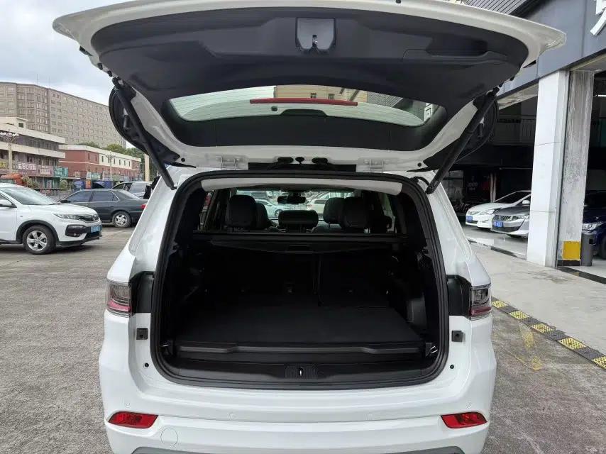 Jeep Grand Commander PHEV 2020 2.0T Plug-in Hybrid Leading Edition — миниатюра 6