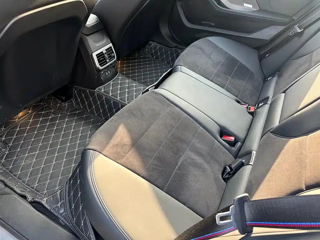 2025 BMW M235L — миниатюра 11