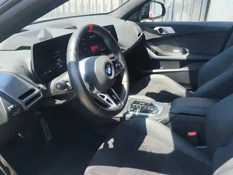 2025 BMW M235L — миниатюра 8