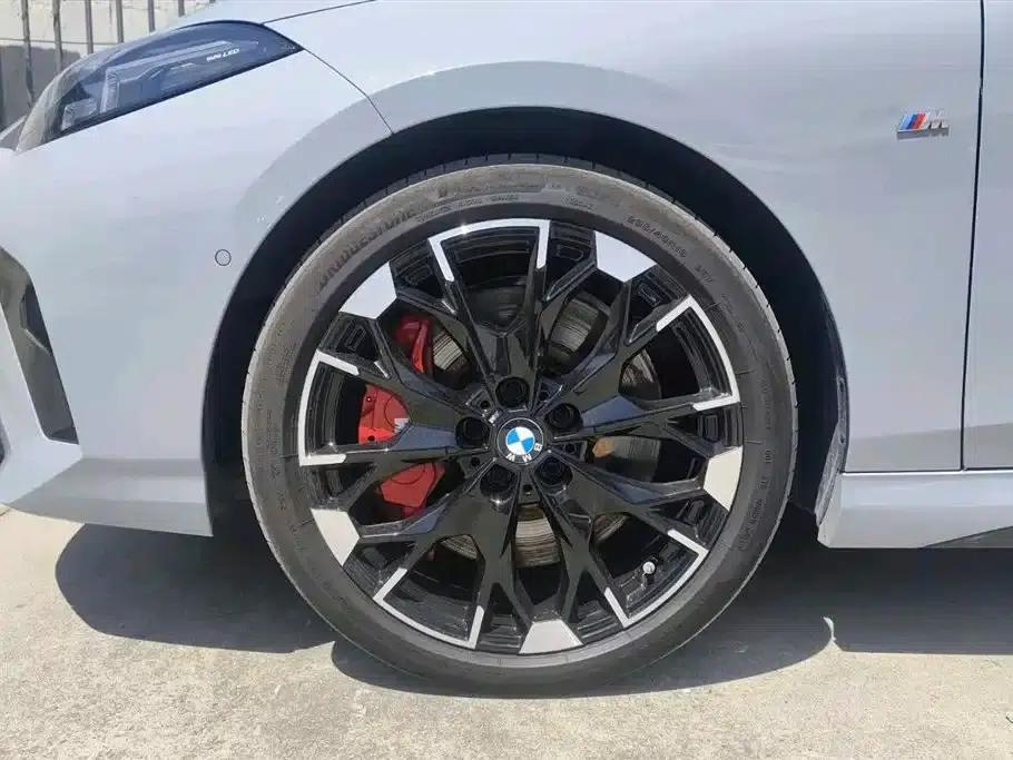 2025 BMW M235L — миниатюра 10