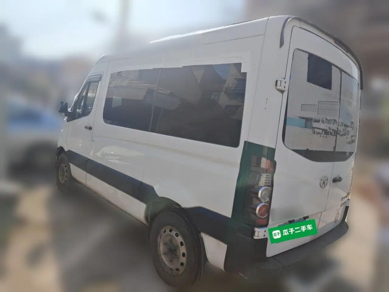 JAC Group Sunray 2017 1.9T Short-Wheelbase Mid-Roof Xingkuai Multi-Purpose Passenger Vehicle — миниатюра 4