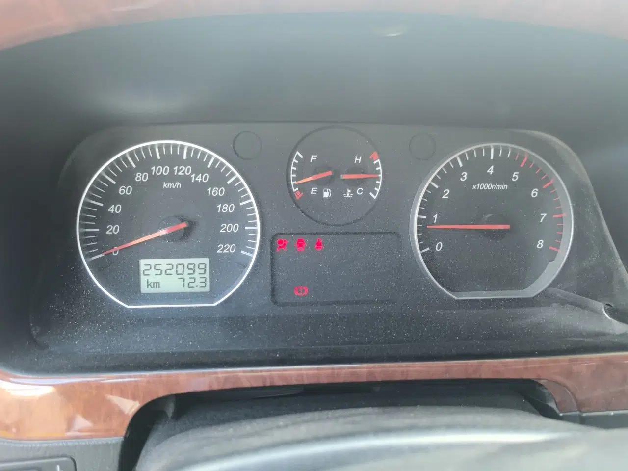 Jinbei Grace 2016 2.0L Express Utility Model — миниатюра 11