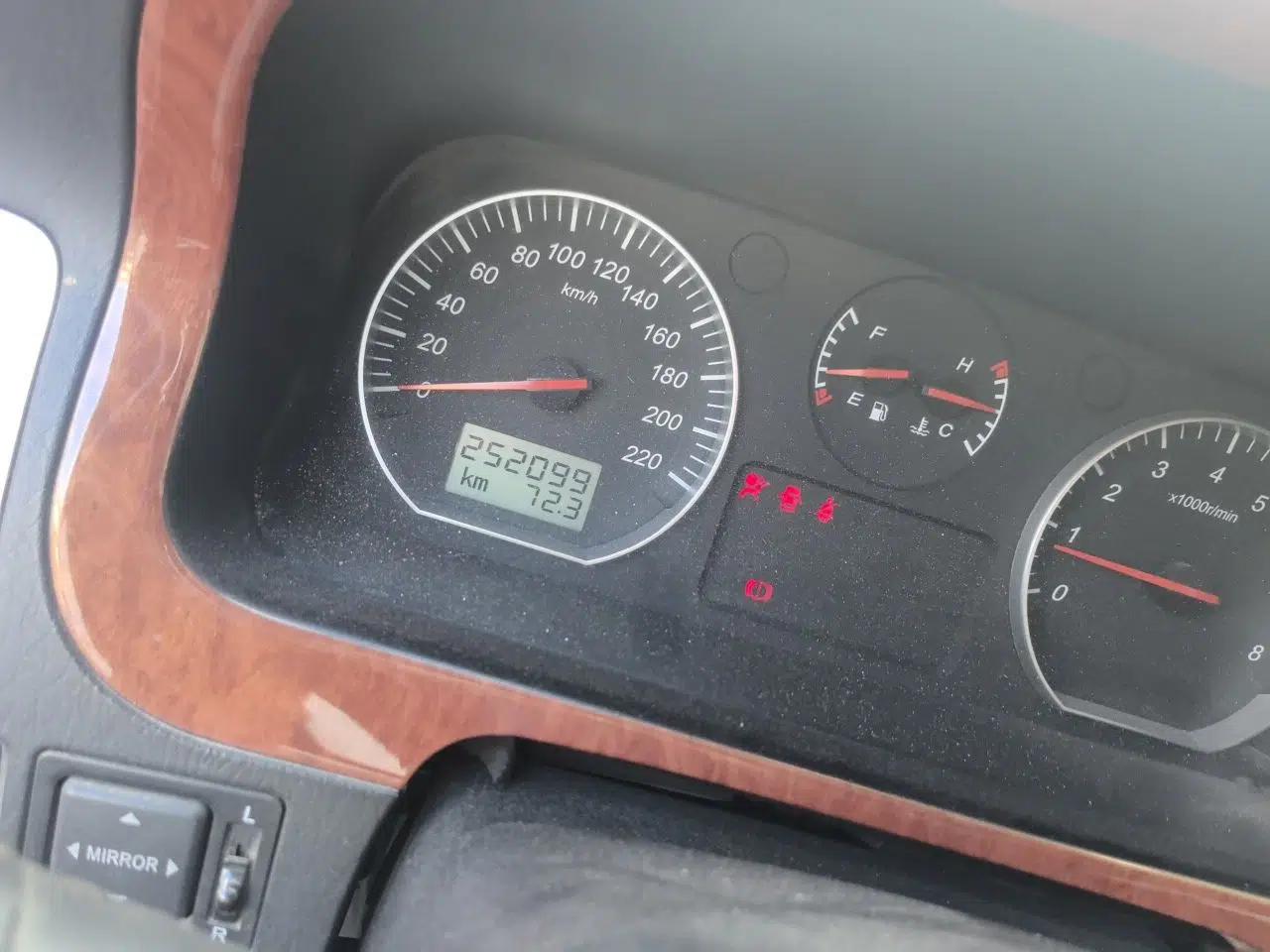 Jinbei Grace 2016 2.0L Express Utility Model — миниатюра 12