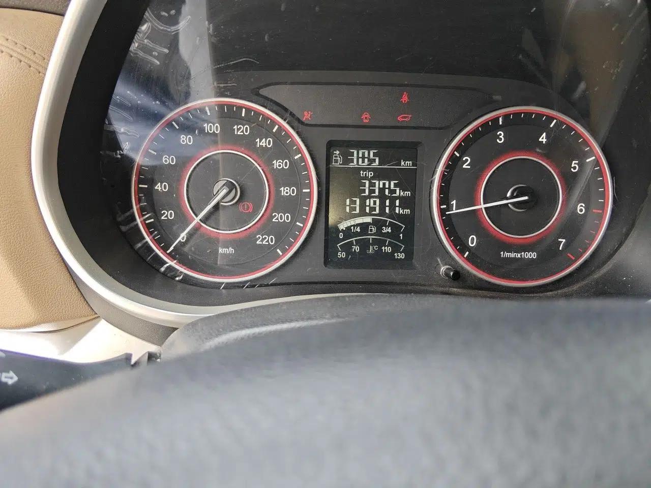 Jinbei F50 2017 1.6L Manual Comfort Model — миниатюра 12