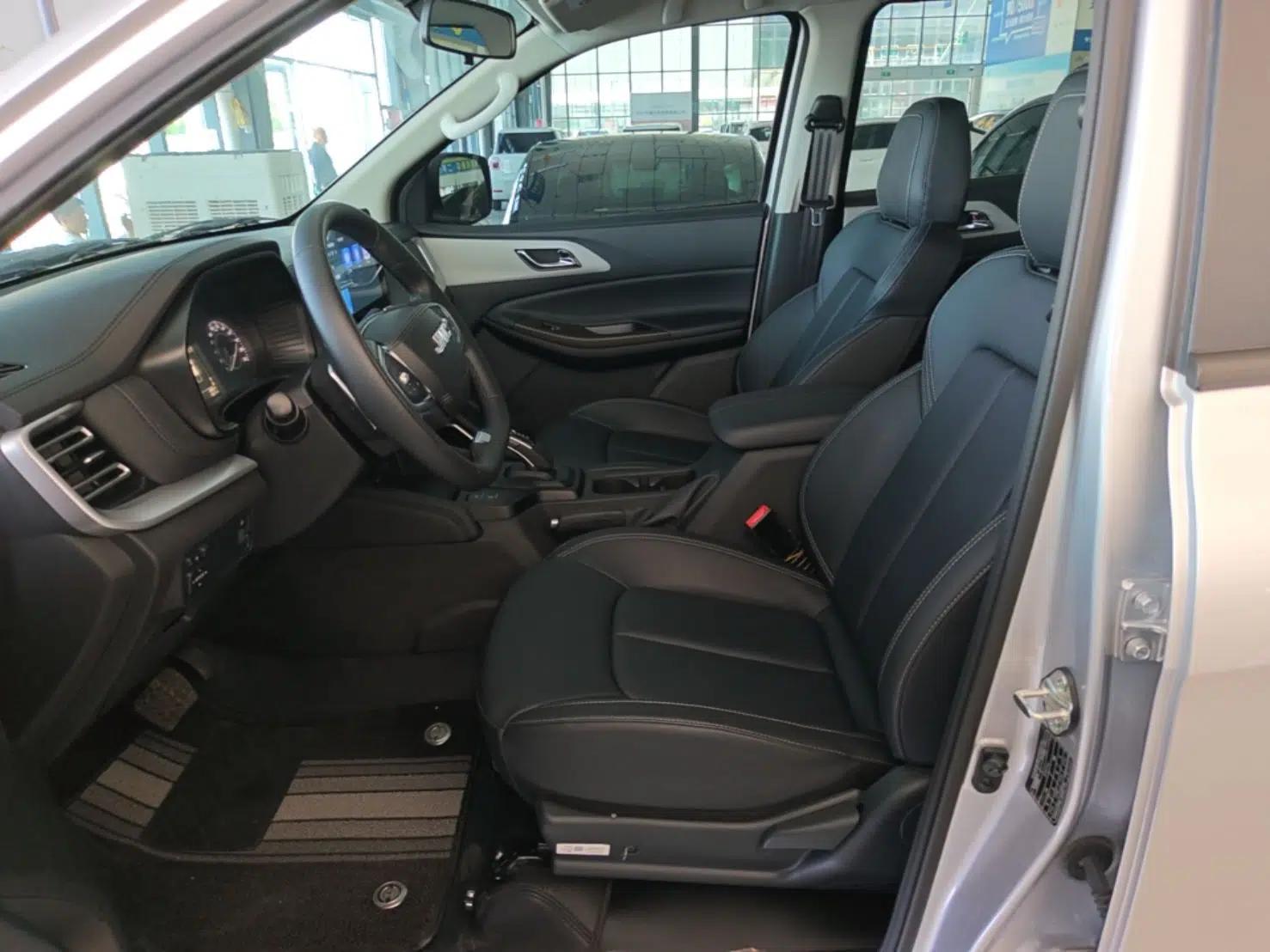 JMC Yuhu 7 2023 2.0T Automatic Diesel Two-Wheel-Drive Comfort Edition with Long Wheelbase and Flat-Bottom Cargo Bed — миниатюра 17