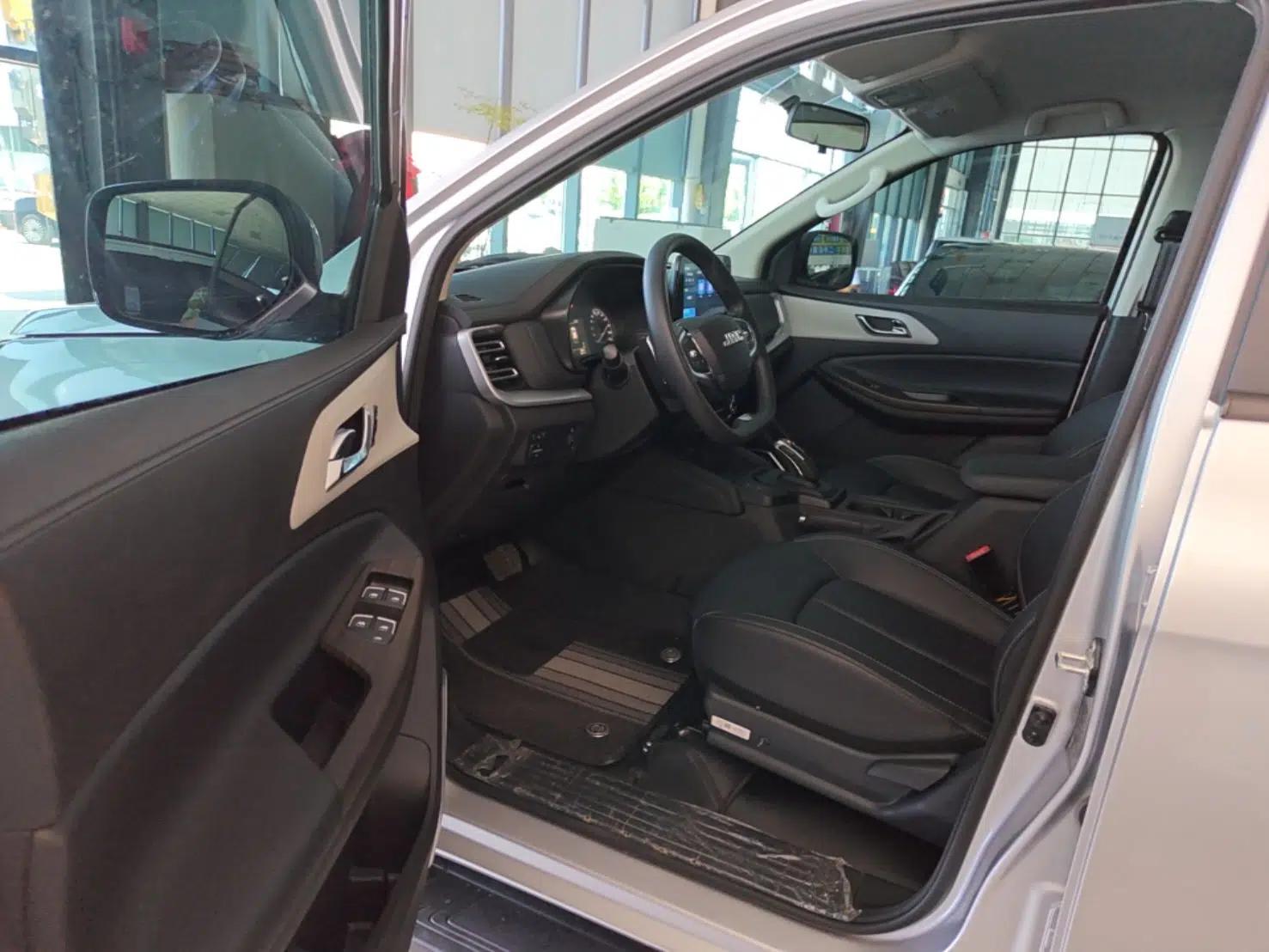 JMC Yuhu 7 2023 2.0T Automatic Diesel Two-Wheel-Drive Comfort Edition with Long Wheelbase and Flat-Bottom Cargo Bed — миниатюра 18