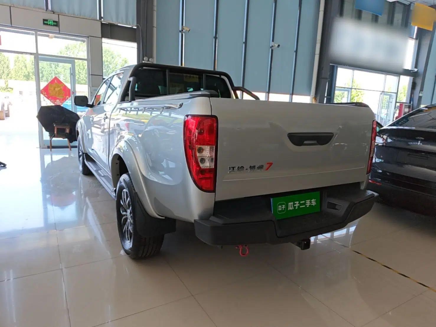 JMC Yuhu 7 2023 2.0T Automatic Diesel Two-Wheel-Drive Comfort Edition with Long Wheelbase and Flat-Bottom Cargo Bed — миниатюра 4