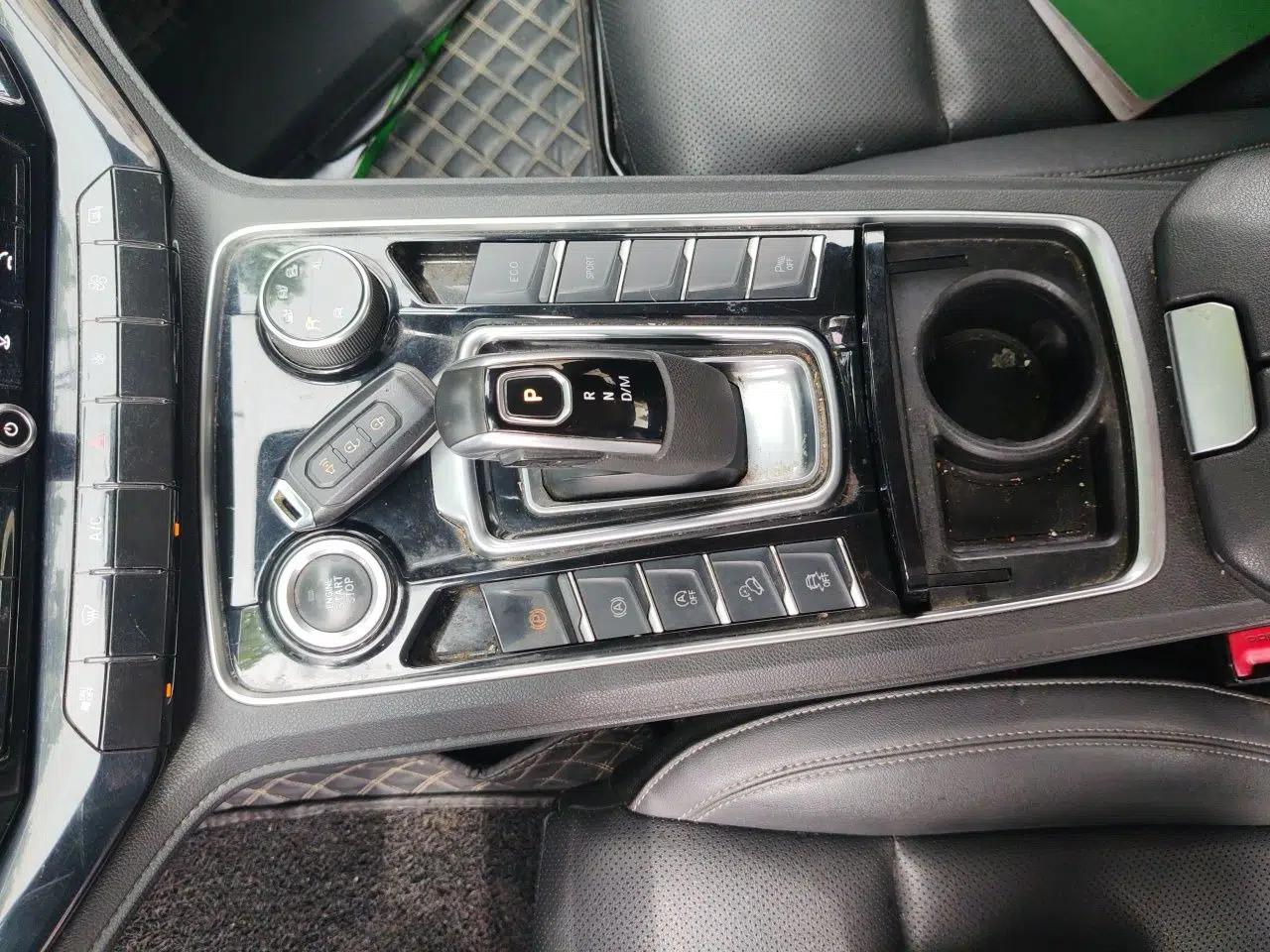 JMC Yuhu 9 2019 2.0T Automatic Gasoline 4x4 Luxury Edition — миниатюра 13