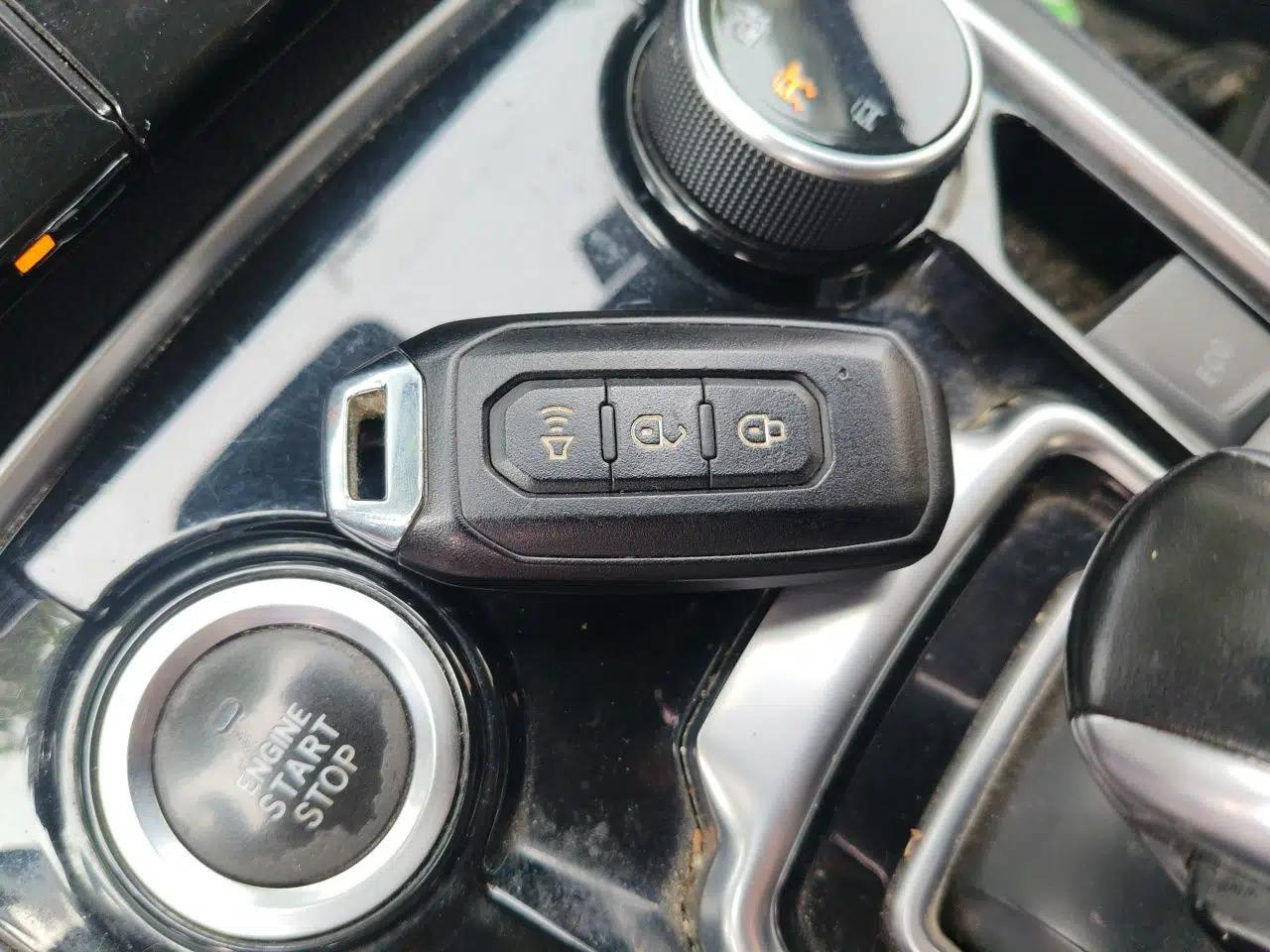 JMC Yuhu 9 2019 2.0T Automatic Gasoline 4x4 Luxury Edition — миниатюра 17