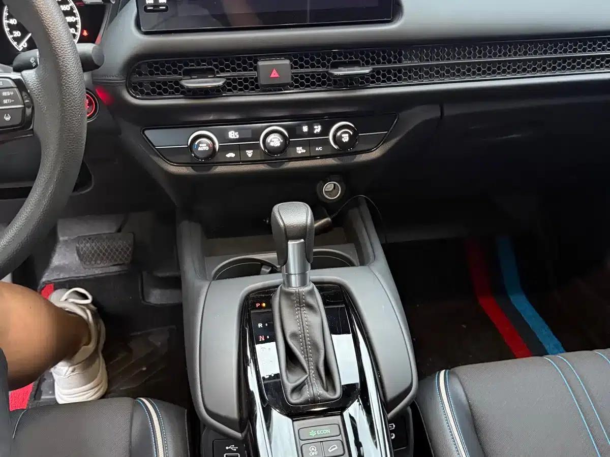Honda HR-V 2023 240TURBO Sporty Edition — миниатюра 15