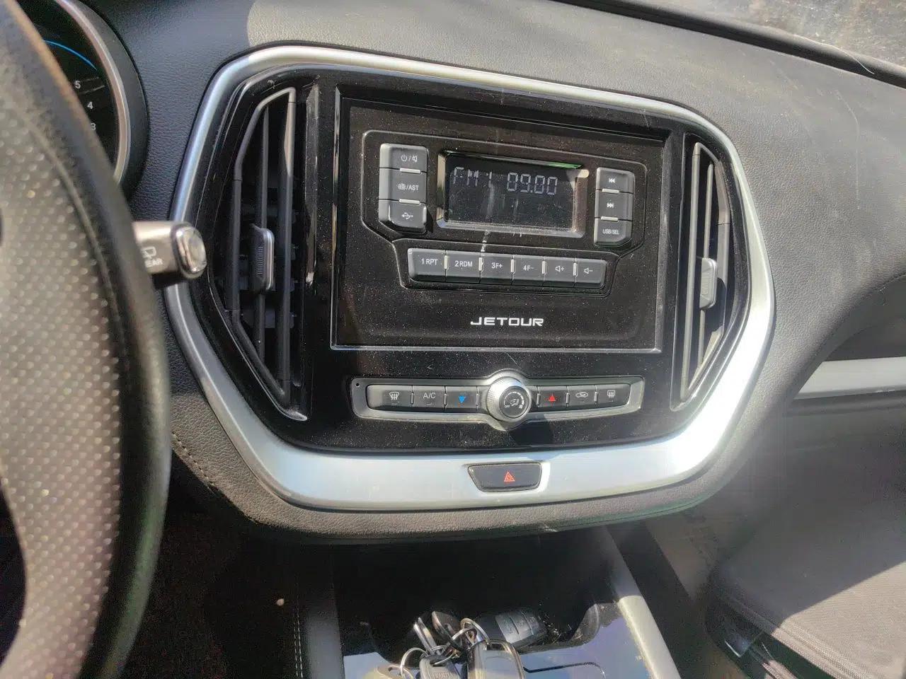 JETOUR X70M 2020 Revised Version 1.5T DCT Companion Edition 5 Seats — миниатюра 13