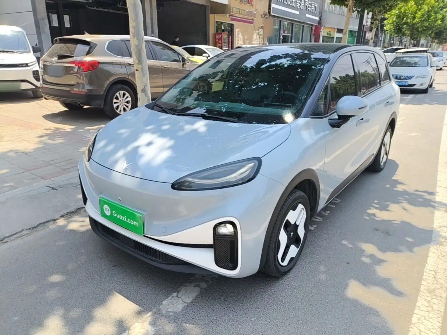 ARCFOX Kaola 2023 Family Edition Pro — миниатюра 1