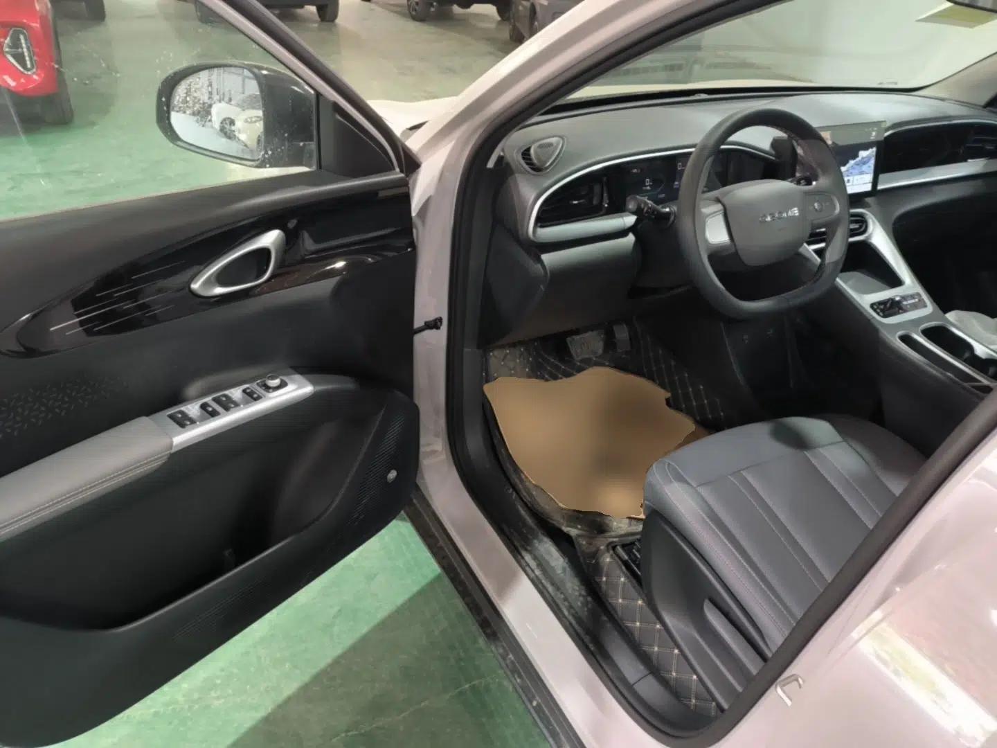 Geely Galaxy Geome 2026 Model 310km Youth Edition — миниатюра 18