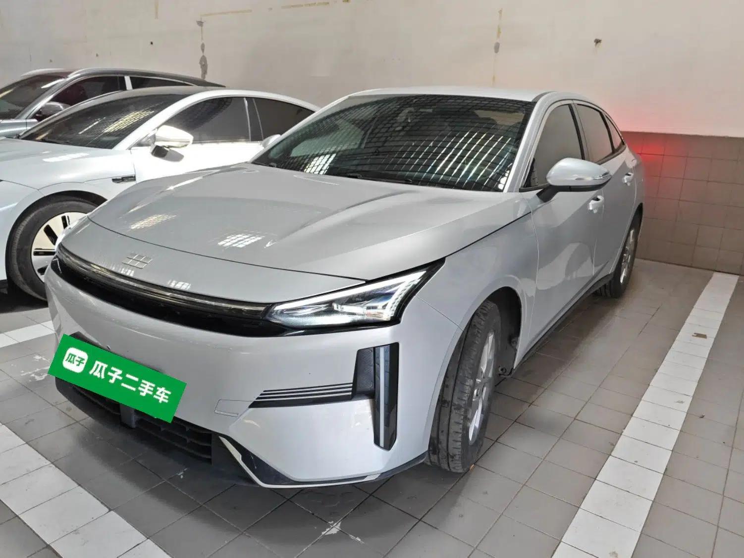 Geely Galaxy L6 2025 EM-i 60km Launch Edition — миниатюра 1