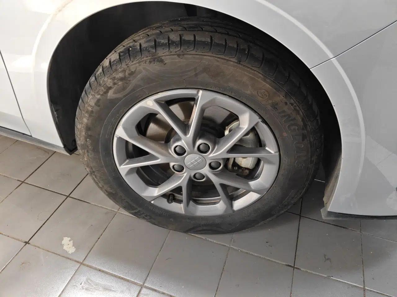 Geely Galaxy L6 2025 EM-i 60km Launch Edition — миниатюра 8