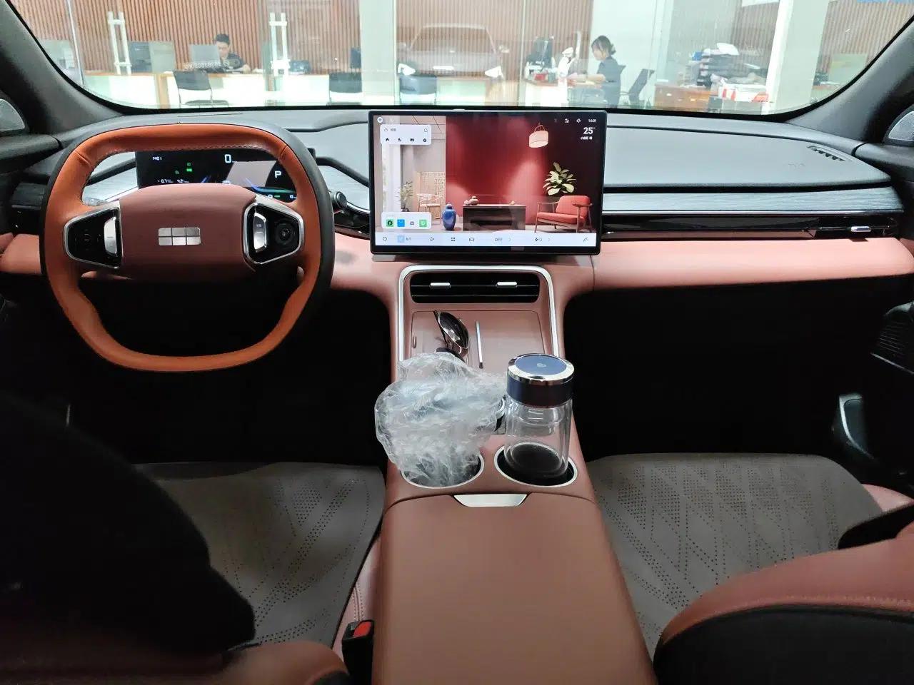 Geely Galaxy L6 2025 EM-i 60km Launch Edition — миниатюра 9