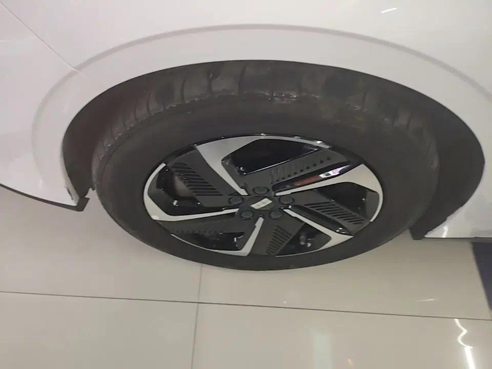 Geely Galaxy L6 2023 125km MAX — миниатюра 15