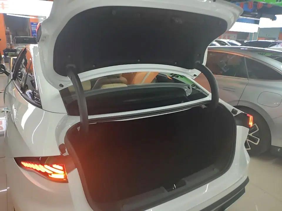 Geely Galaxy L6 2023 125km MAX — миниатюра 27