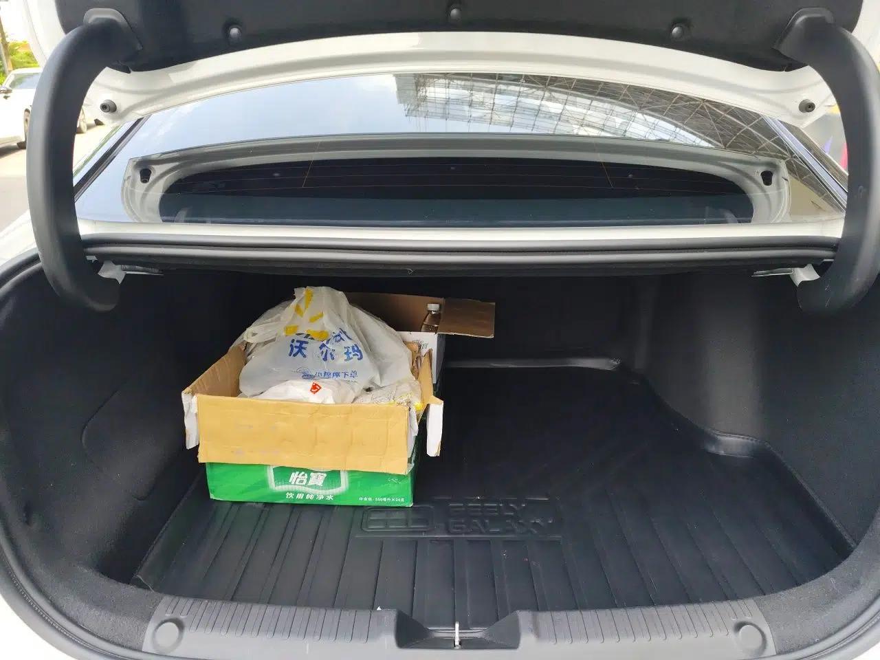 Geely Galaxy L6 2023 125km Starship — миниатюра 19