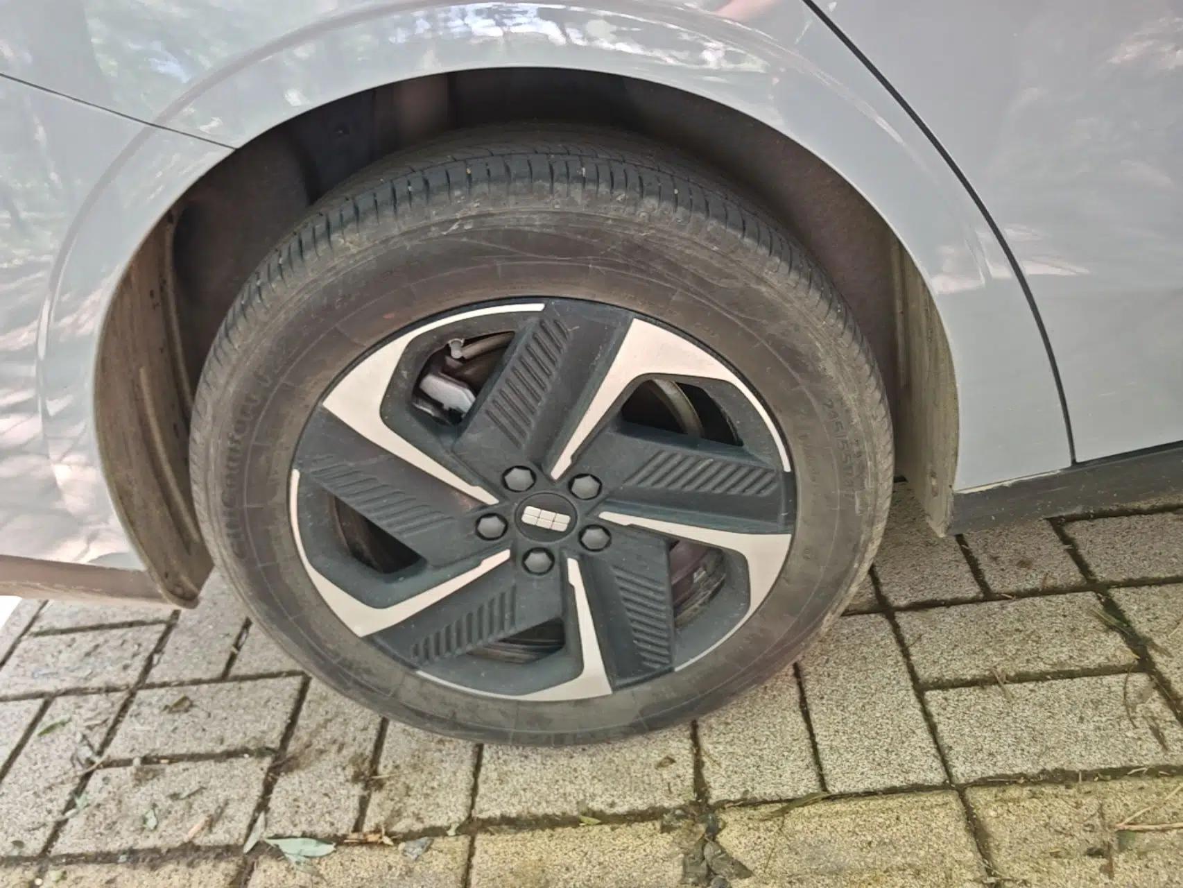 Geely Galaxy L6 2024 125km PLUS Dragon Edition — миниатюра 11