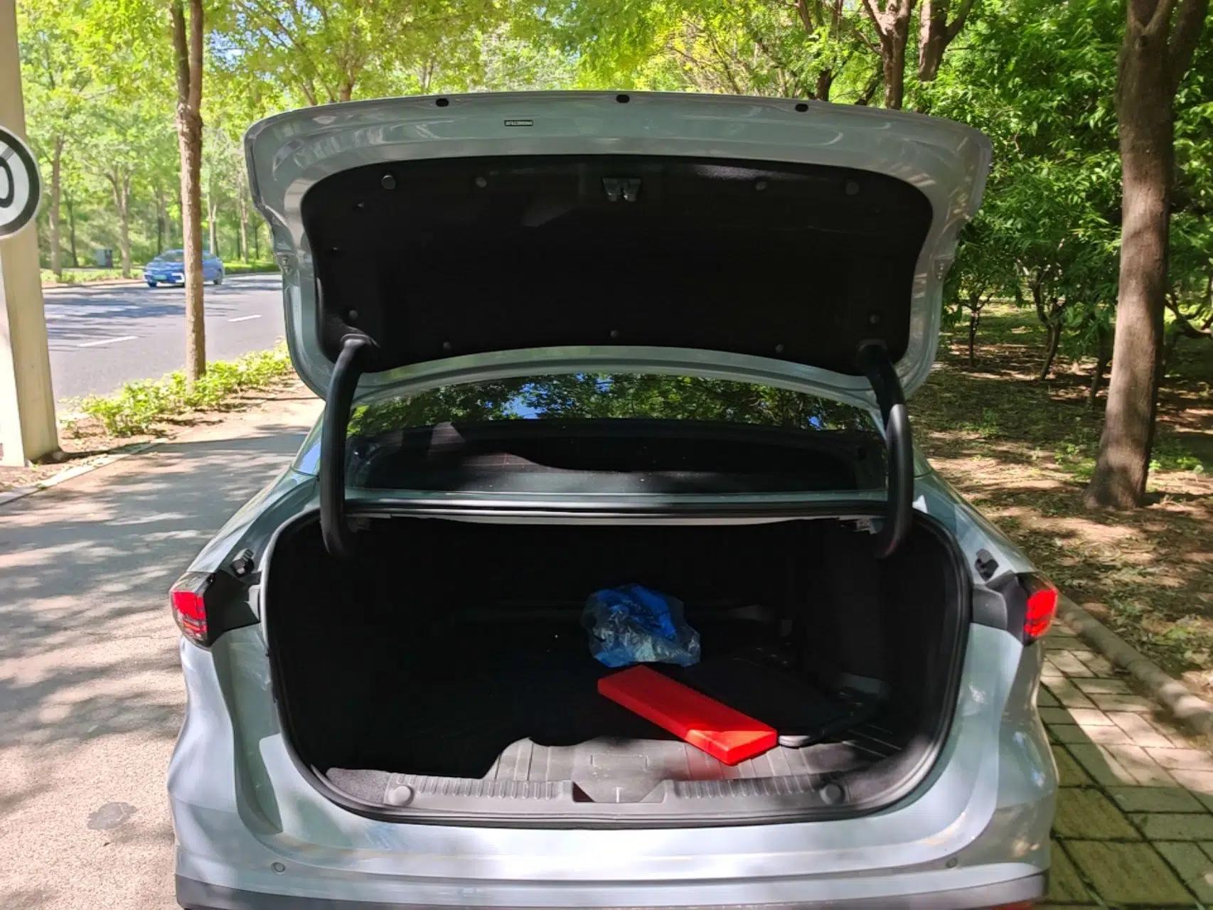 Geely Galaxy L6 2024 125km PLUS Dragon Edition — миниатюра 22