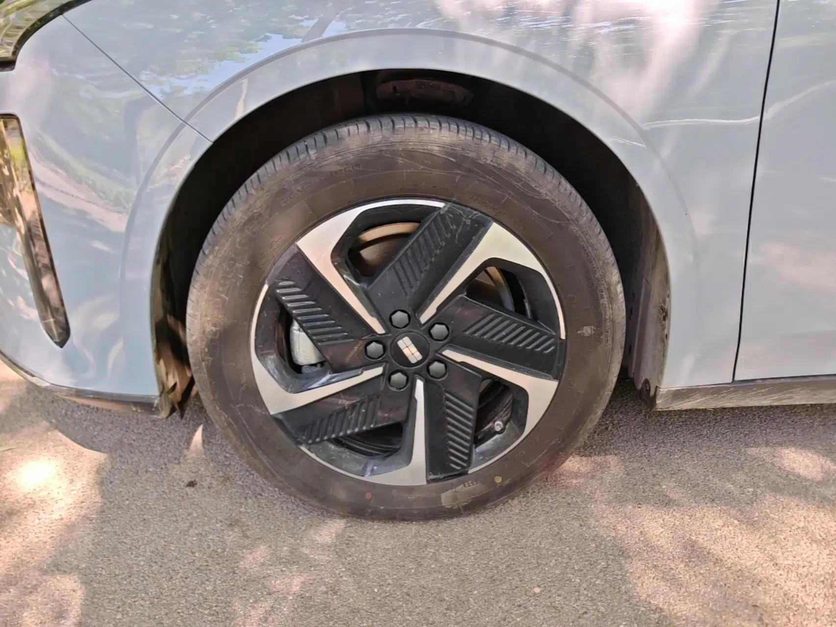 Geely Galaxy L6 2024 125km PLUS Dragon Edition — миниатюра 10