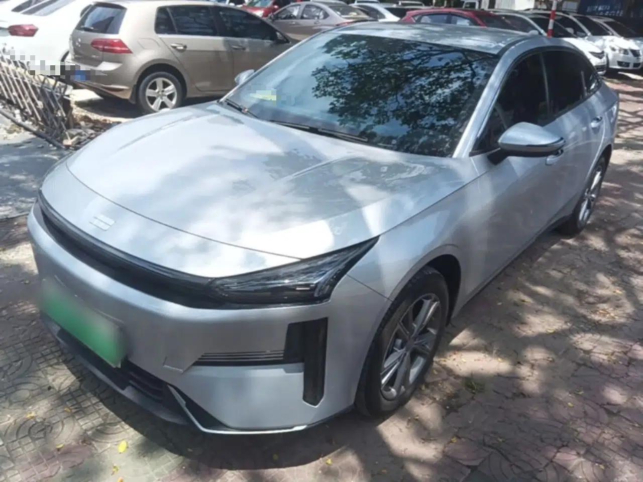 Geely Galaxy L6 2025 EM-i 140km Long-Range Version — миниатюра 1
